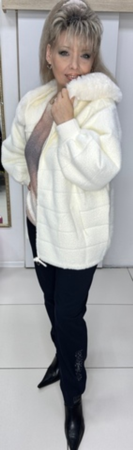 Белый жакет-куртка из альпака на большие размеры