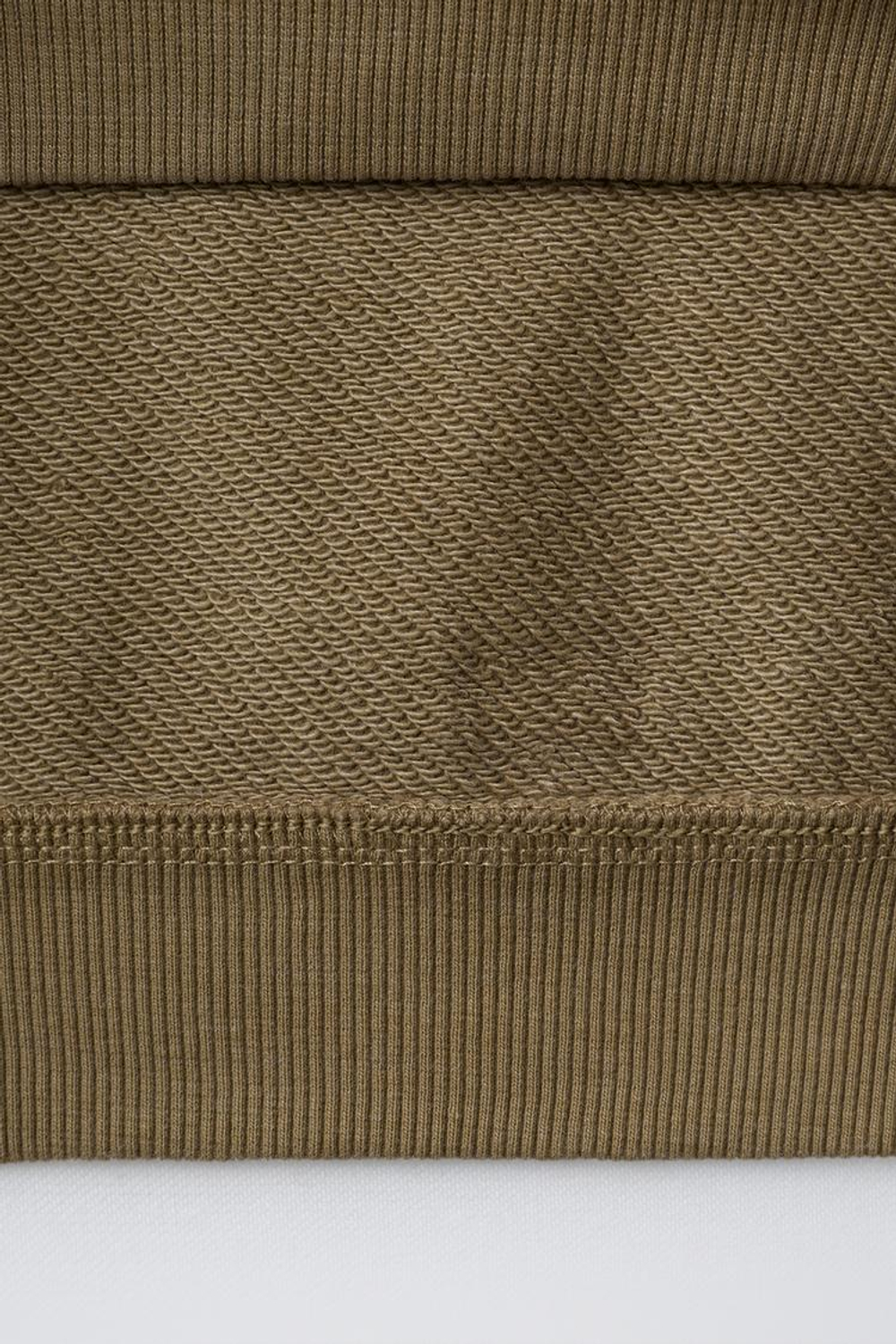 ZARA ТОЛСТОВКА С НАДПИСЬЮ, ХАКИ