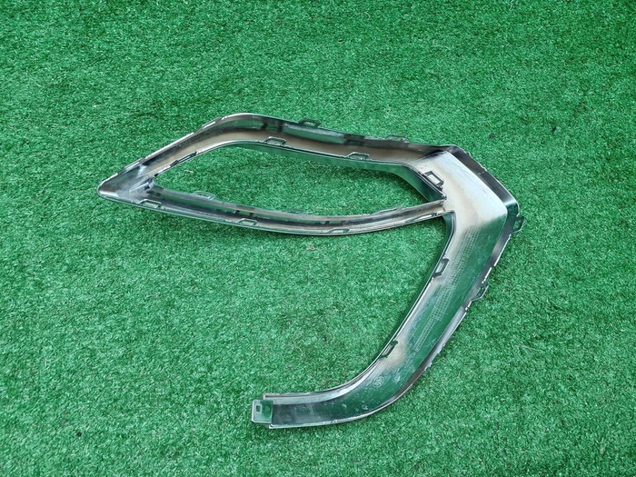 Молдинг заднего бампера правый Hongqi HS3 (23-нв)