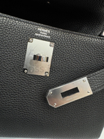 Черная сумка Hermes Kelly Messenger PM