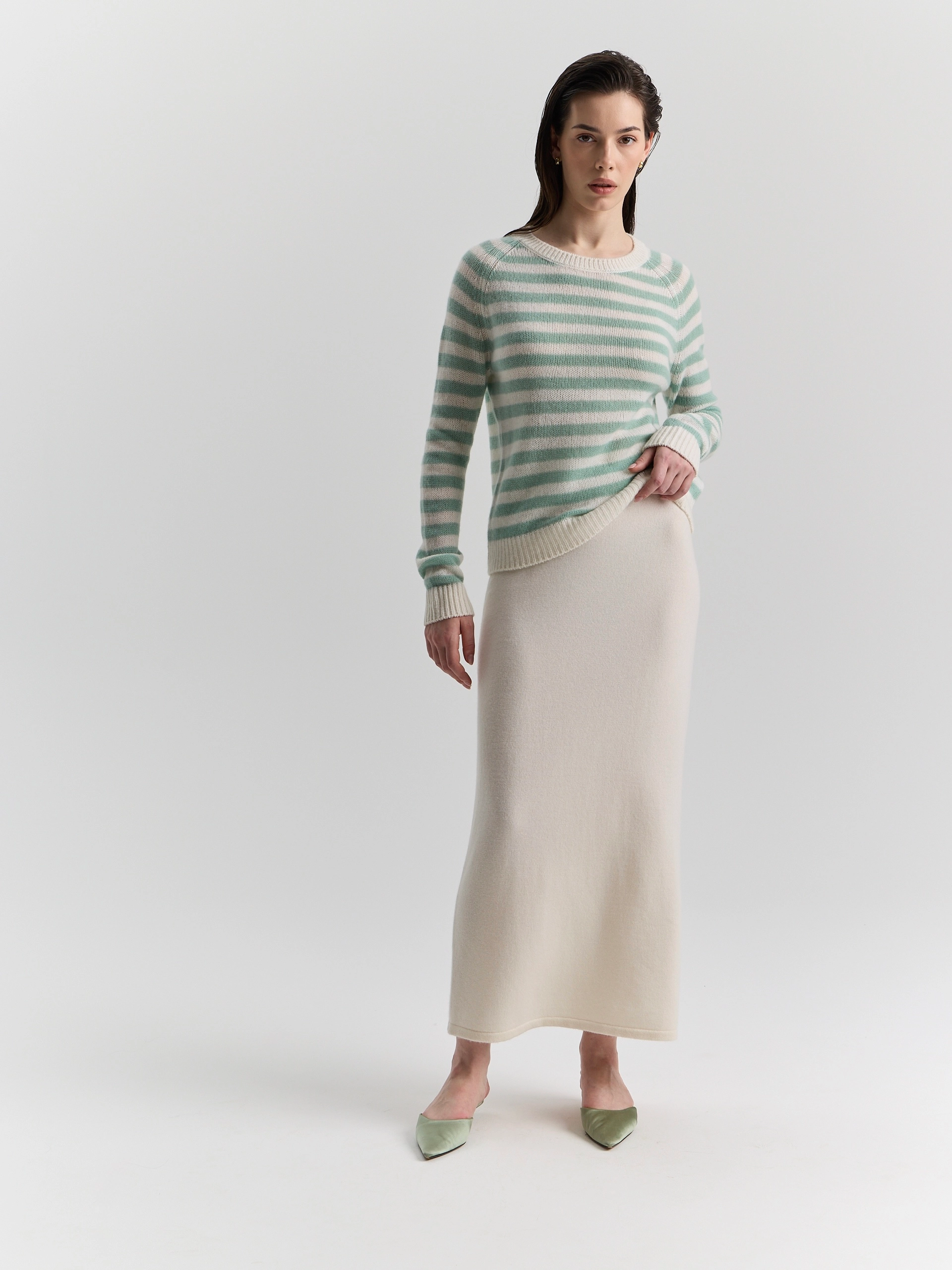 Свитер в полоску