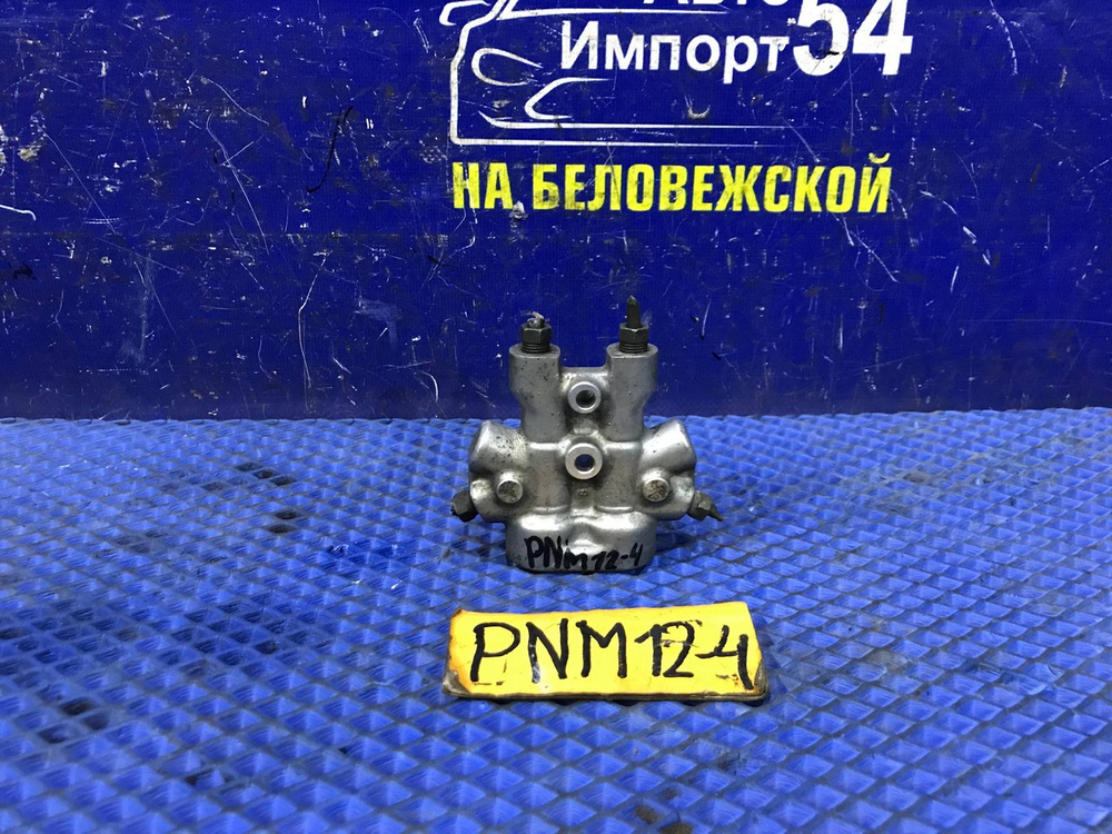 Распределитель тормозной NISSAN LIBERTY 1998