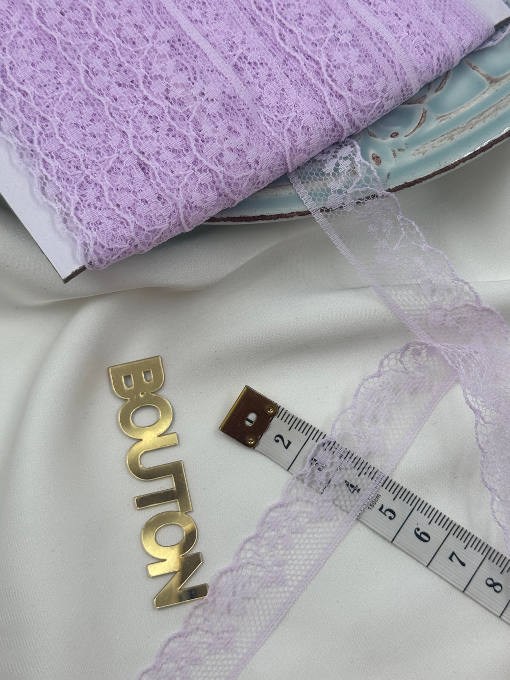 Кружево лавандовое (светло-фиолетовое)