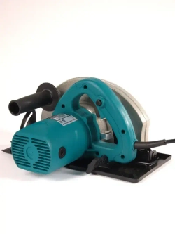 Циркулярная пила Makita, 235 MM, 2000Вт, сетевая