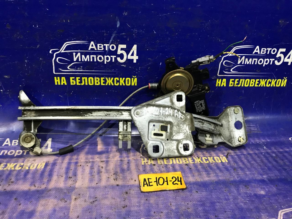 Стеклоподъемник задний правый TOYOTA MARINO 1992