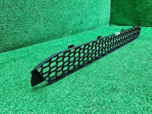 Решетка переднего бампера Scania R-Series (16-нв)