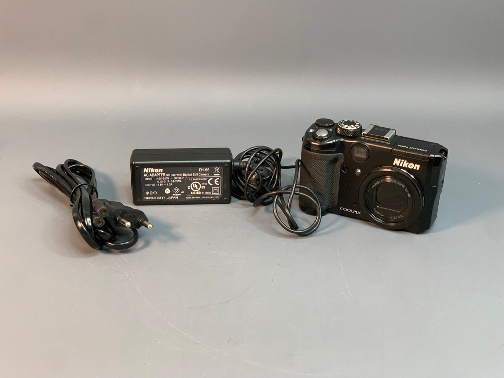 Nikon Coolpix P6000