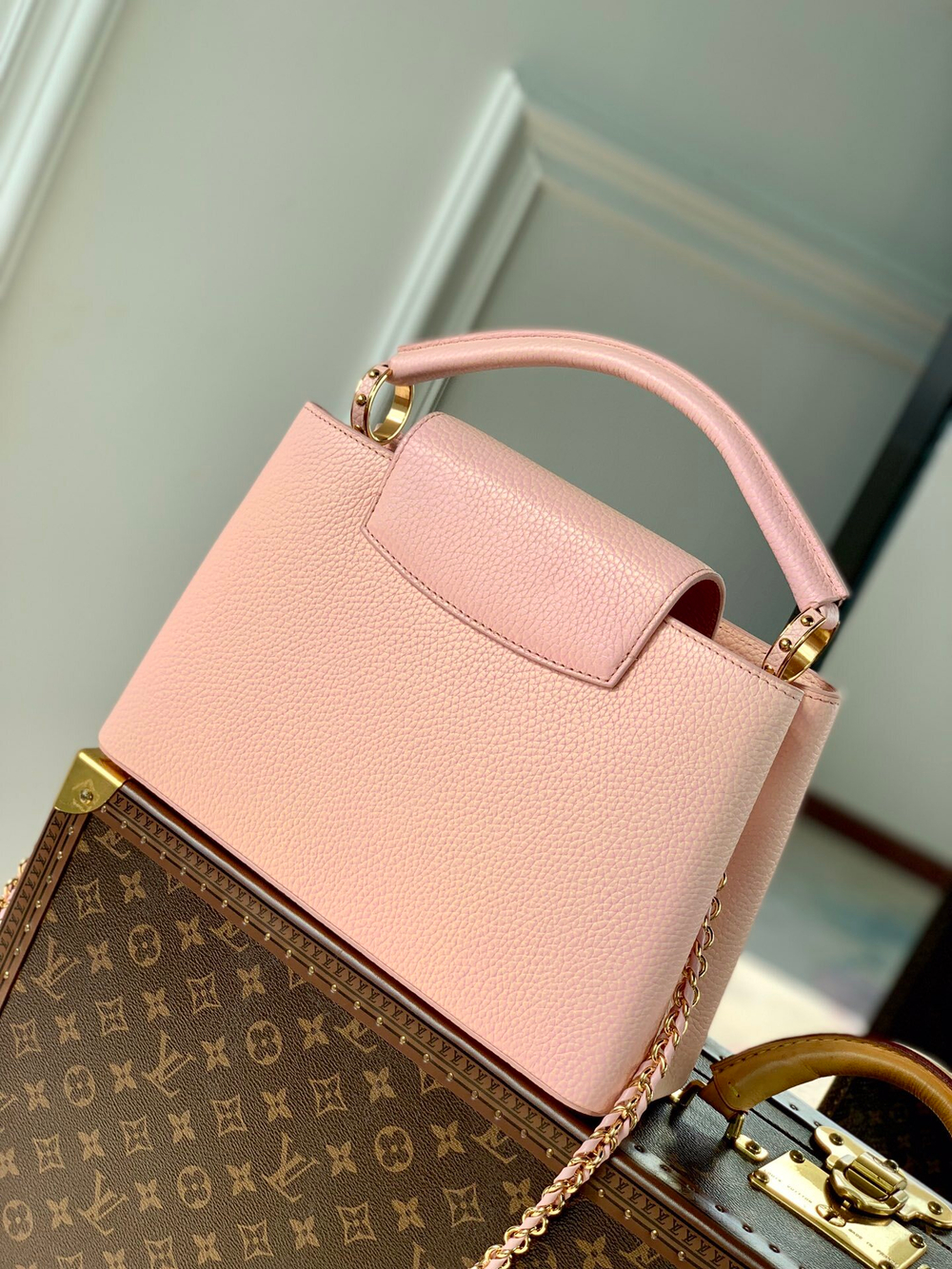 Louis Vuitton Capucines MM