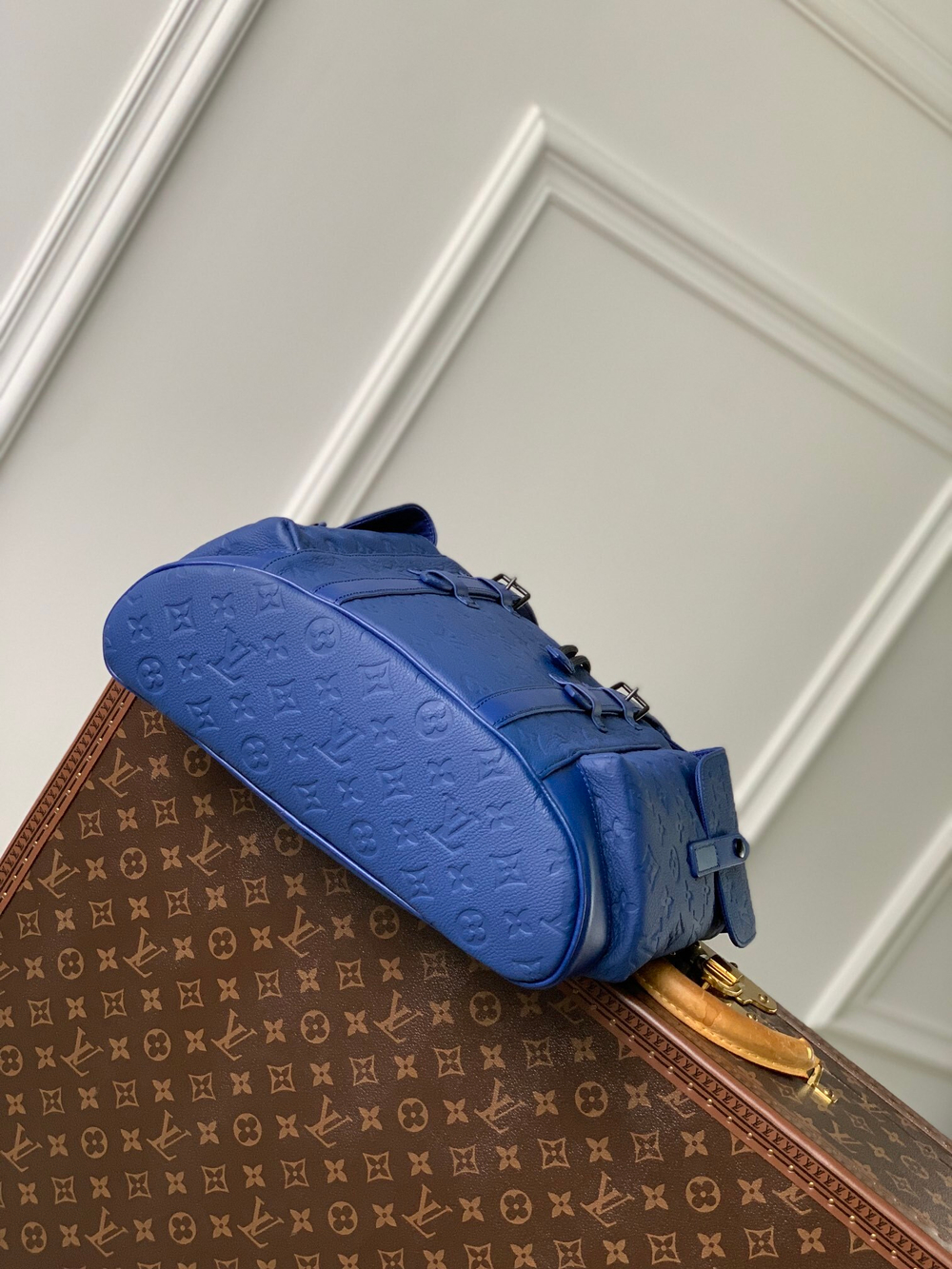 Louis Vuitton Christopher MM