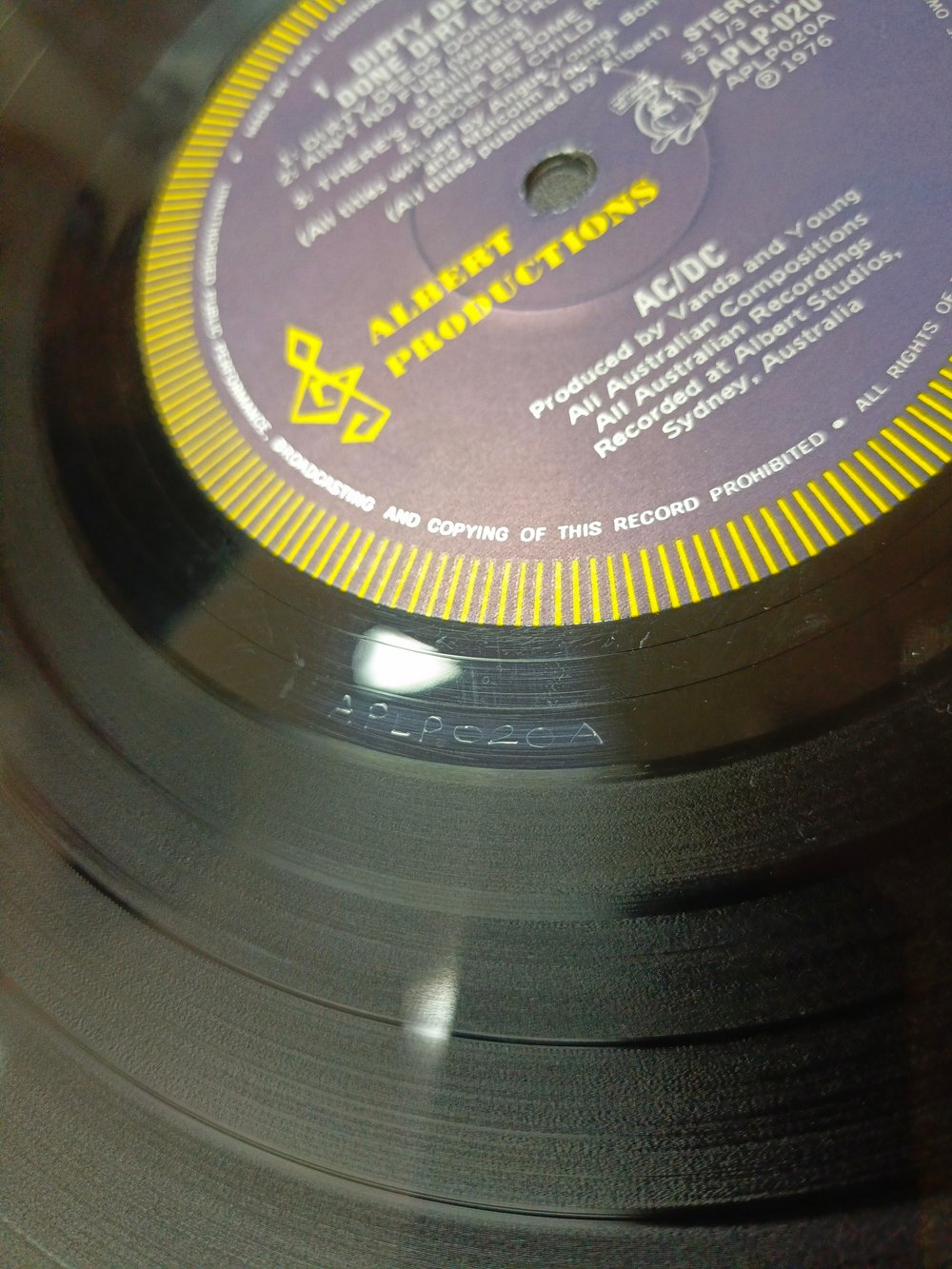AC/DC / Dirty Deeds Done Dirt Cheap (LP)