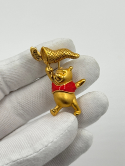 Брошь Винни Пух с сачком Winnie-the-Pooh, Disney