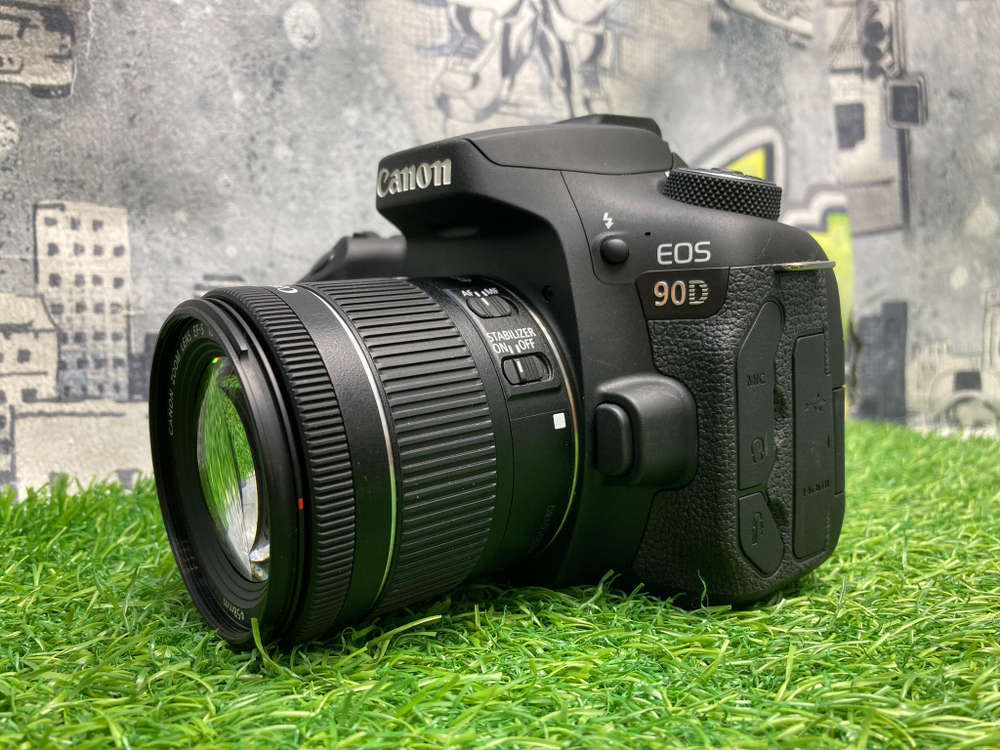Canon 90D Kit 18-55mm IS STM 1.000 кадров