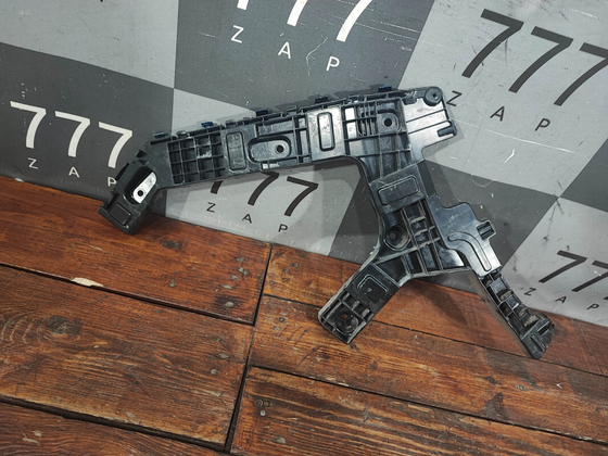 Кронштейн заднего бампера правый Geely Monjaro 21-нв Б/У Оригинал 6044127800