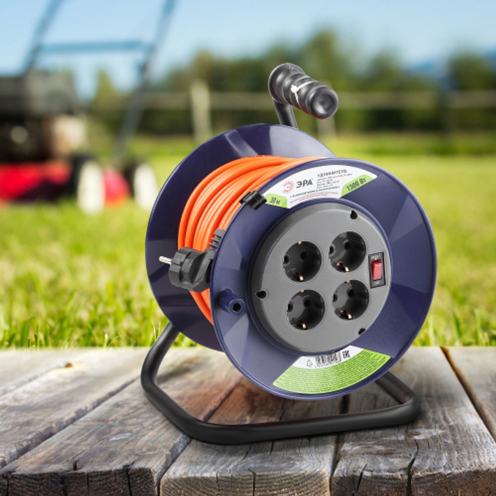 Удлинитель силовой ЭРА RPx-4es-3х0.75-30m на пластиковой катушке c заземлением 4 розетки 30м ПВС 3х0.75мм2 | Силовые удлинители