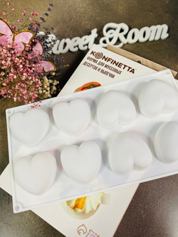 Форма силиконовая для муссовых десертов и выпечки KONFINETTA «Сердца», 30×17,5×3 см, 8 ячеек, ячейка 6,2×6 см, цвет белый
