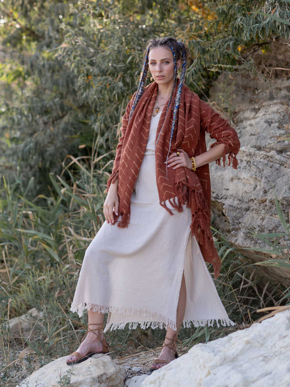 Накидка Chintamani с рукавами (терракотовый)