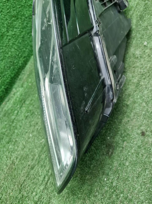 Битая Фара левая Audi Q3 1 8U (2014-2018) ксенон
