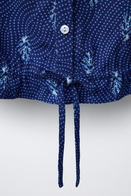 ZARA ТОП ИЗ СМЕСОВОГО ЛЬНА С ПРИНТОМ И БАНТОМ, ЧЕРНИЛЬНО-СИНИЙ