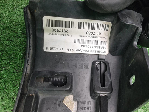 Расширитель передний левый Bentley Bentayga 15-нв