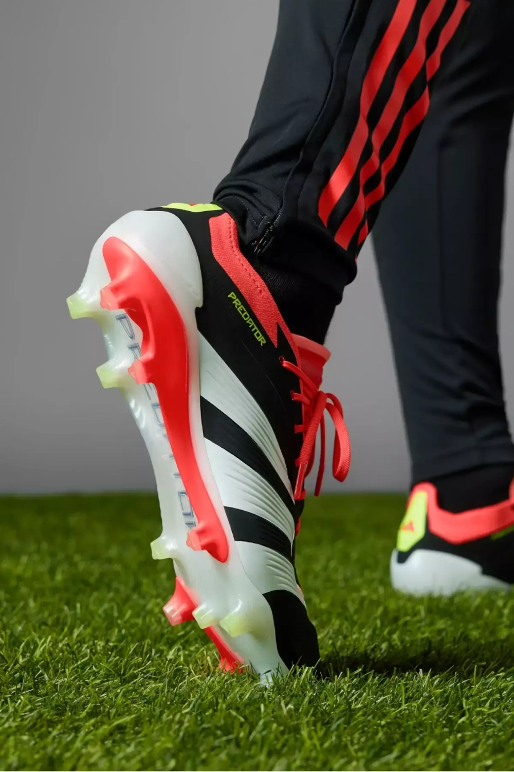 Бутсы adidas Predator Elite FG