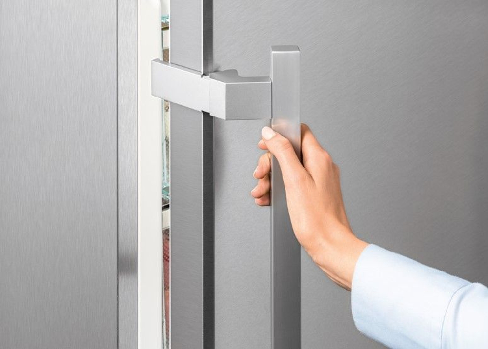 Холодильник Liebherr CNef 3915