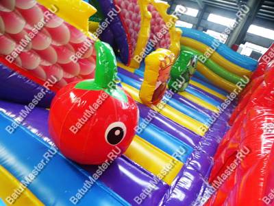 Коммерческий надувной батут "Хижина дракона", 15*8*7 м