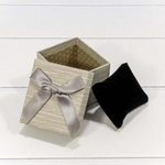 Коробка Ювелирная 9.5х8.5х7 см с бантом и подушкой внутри (Серый)