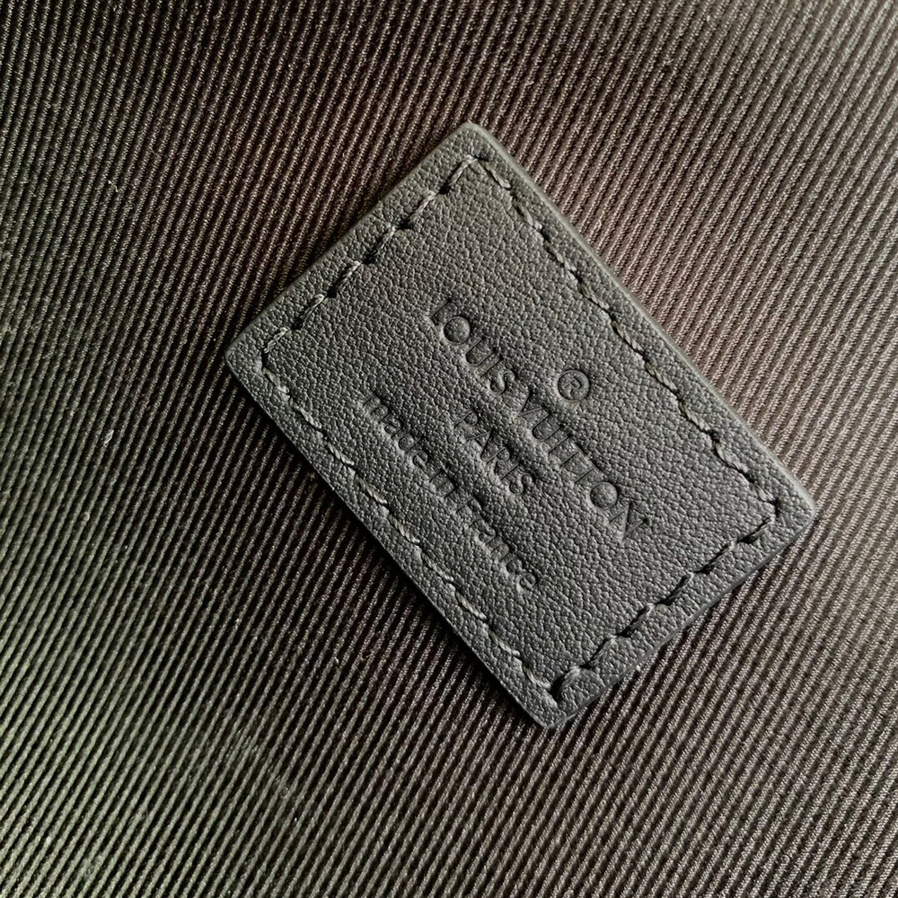Louis Vuitton Steamer Wearable Wallet