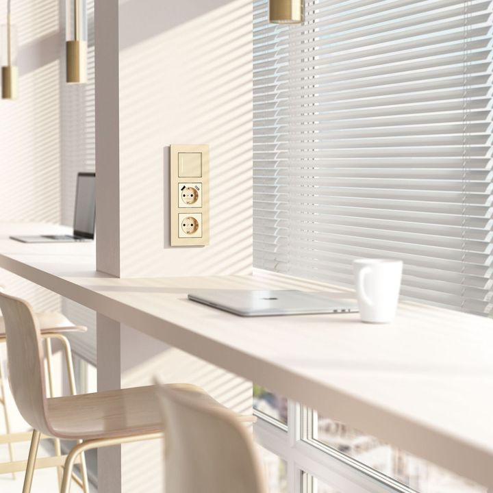 Рамка Werkel AluMax на 3 поста шампань W0033511 4690389204081