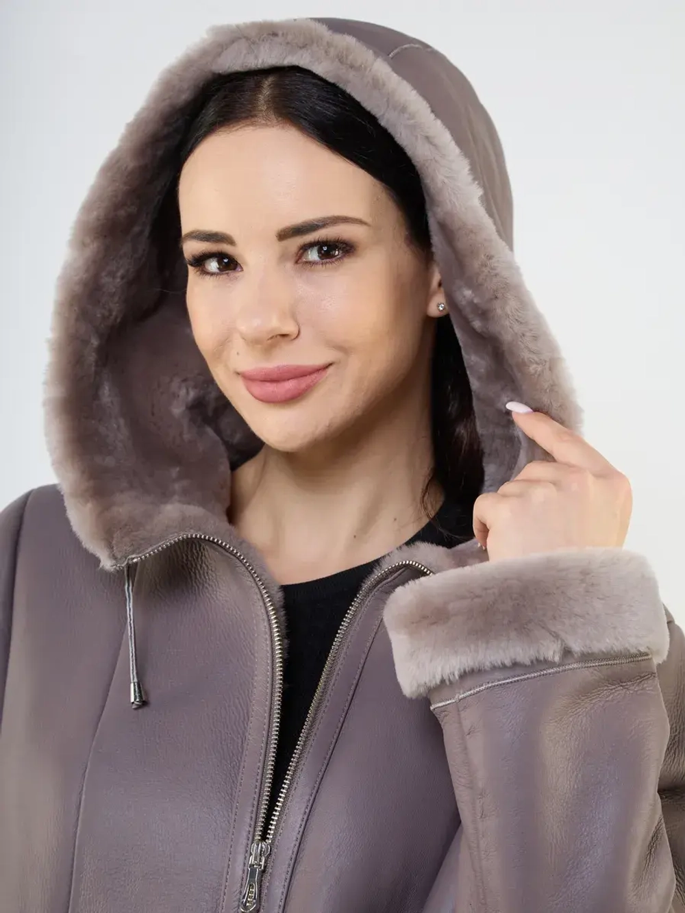 Дубленка натуральная зимняя с капюшоном