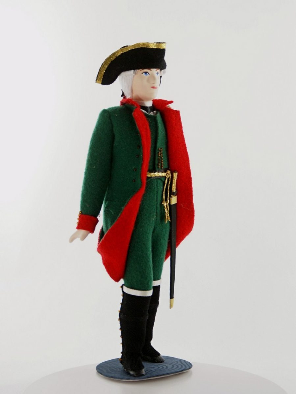 Кукла коллекционная Потешного промысла в военном костюме гарнизонного обер-офицера (Гринев, "Капитанская дочка")