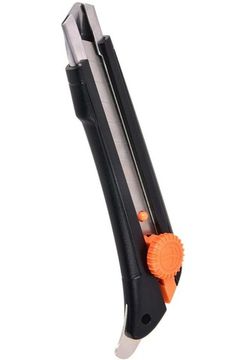 Нож с лезвием 18 мм пластиковый с металлическим носиком и лопаткой Tactix 260043