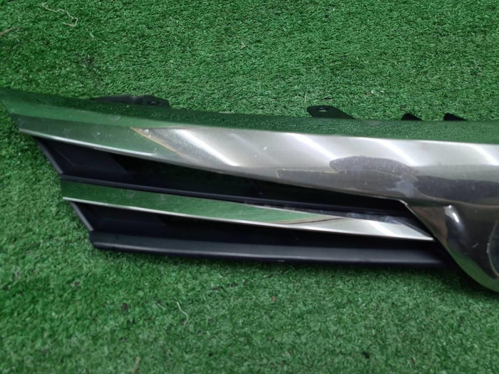 Решетка радиатора Toyota Corolla E160 (2015-2019)