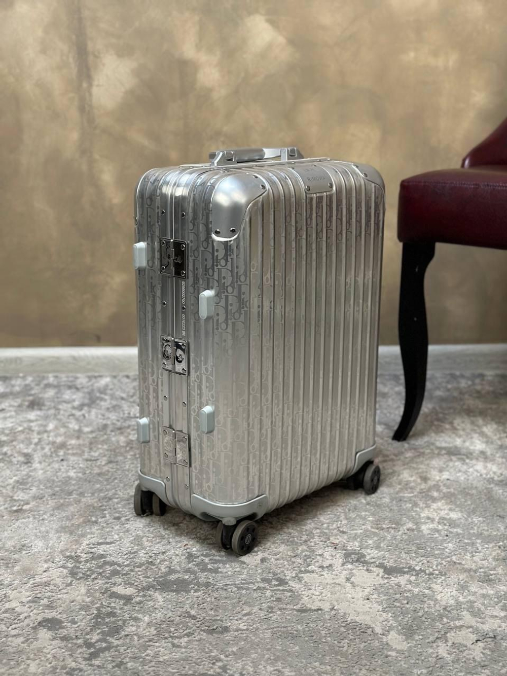 Чемодан Rimowa Dior
