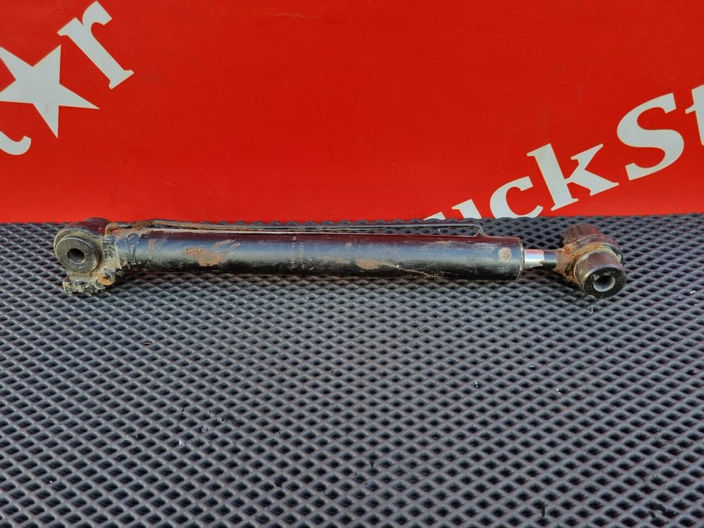 Цилиндр подъёма кабины правый