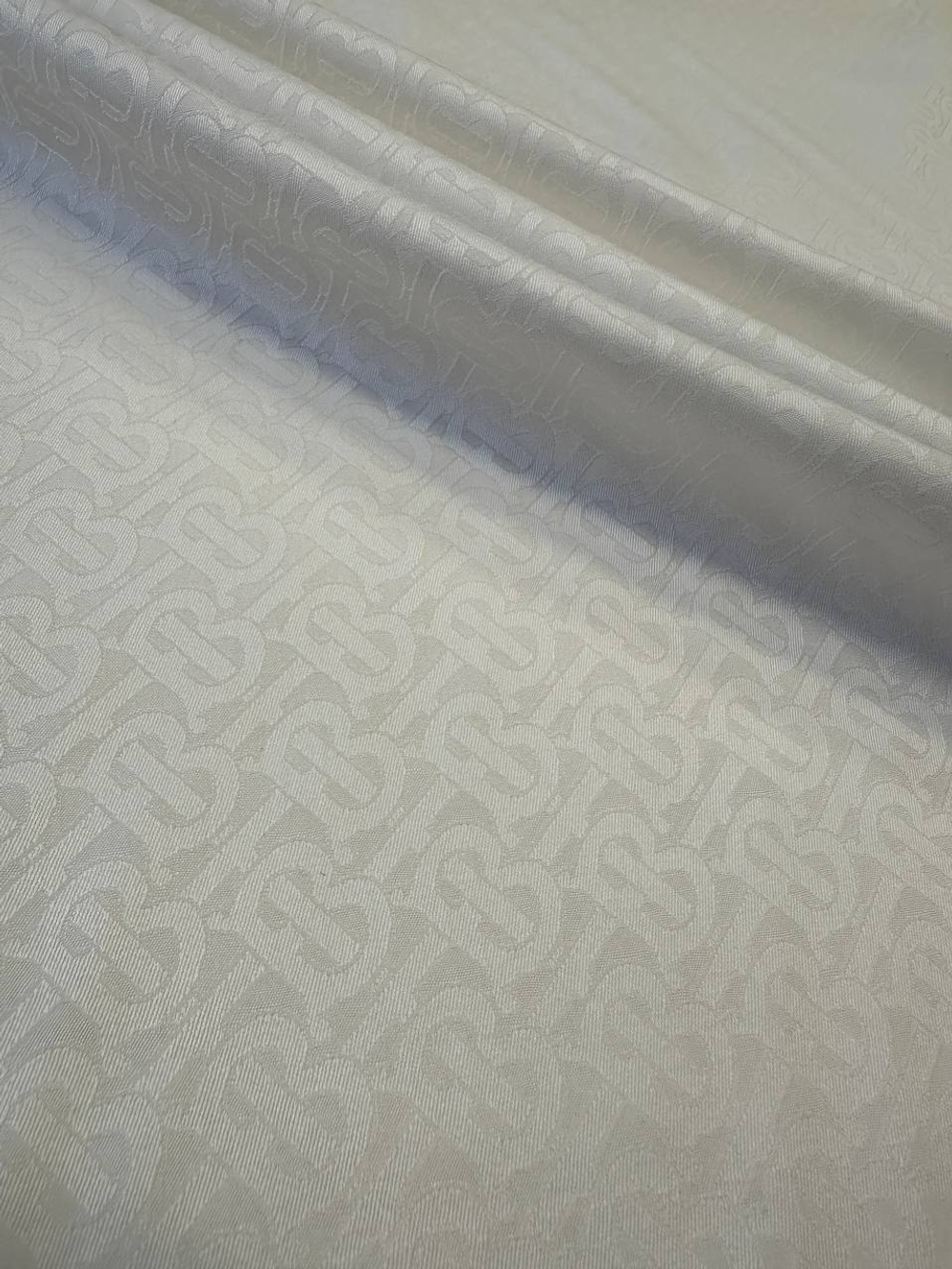 Хлопок Burberry белый с фирменным лого