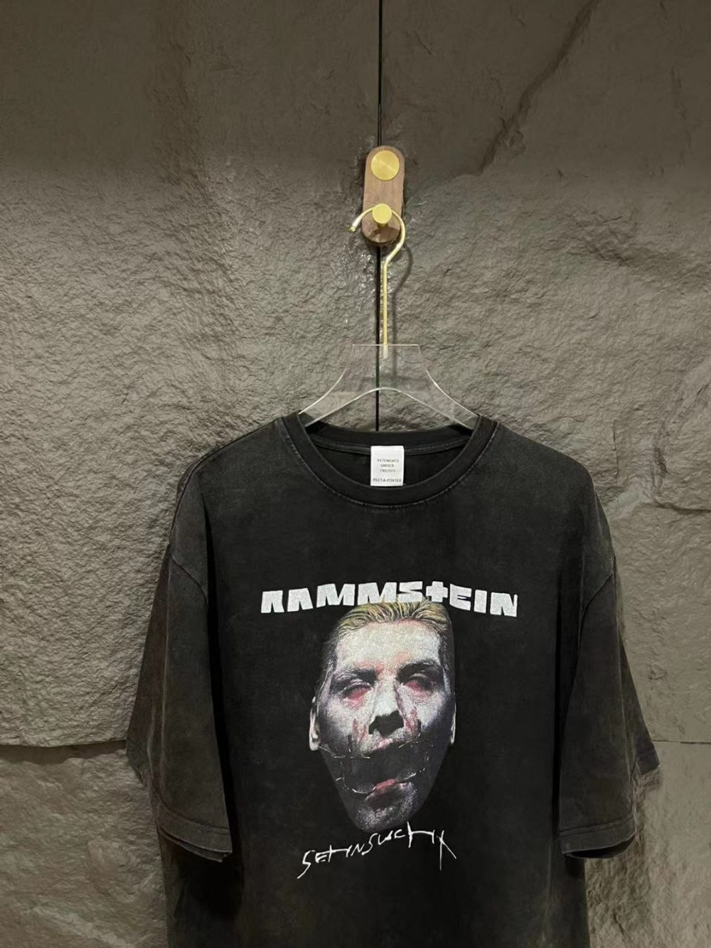 Футболка Vetements