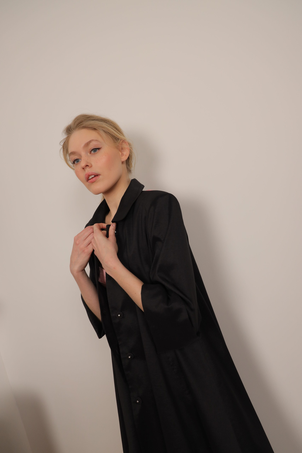 Плащ с бантом