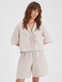 Укороченная рубашка на завязках изо льна