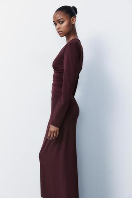 ZARA ПЛАТЬЕ МИДИ СО СБОРКОЙ, ГРАНАТОВЫЙ