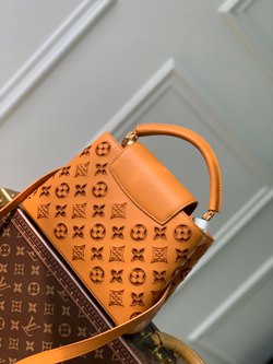 Louis Vuitton Capucines BB