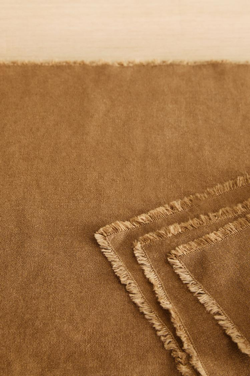 ZARA HOME ЛЬНЯНАЯ САЛФЕТКА, ГОРЧИЧНЫЙ