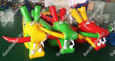 Надувная командная игра "Верхом на драконах"