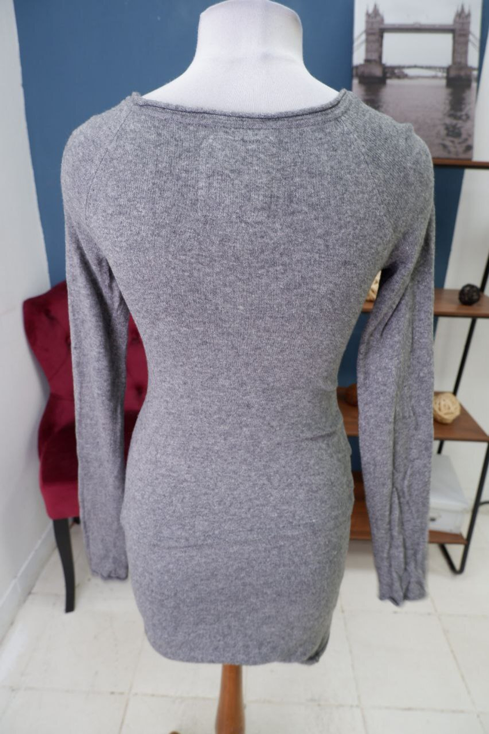 Платье H&M лаконичное 42 размер