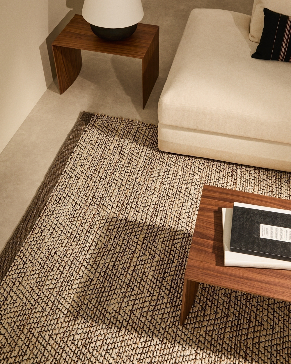 Ковер Tambo из джута бежевого цвета 70 x 140 см