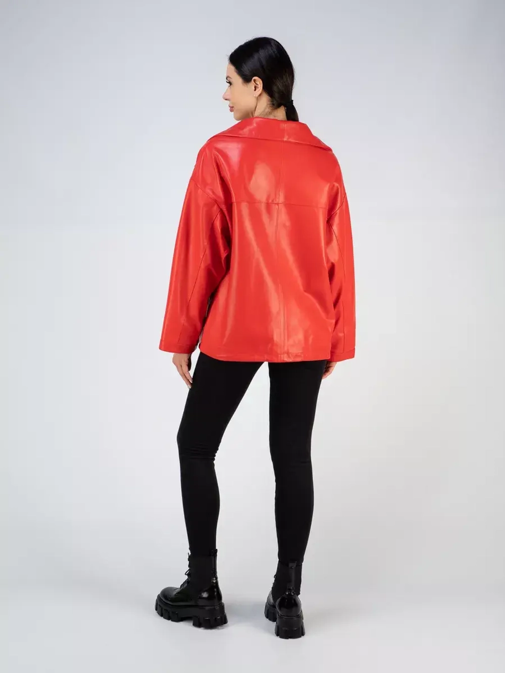 Кожаная куртка демисезонная оверсайз на кнопках