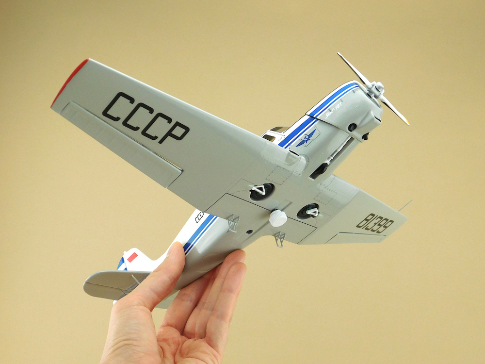 Модель самолета Як-18т (М1:30, Аэрофлот СССР-81399)