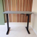 Регулируемый компьютерный стол Motor UP с регулировкой по высоте — столешница МДФ серый