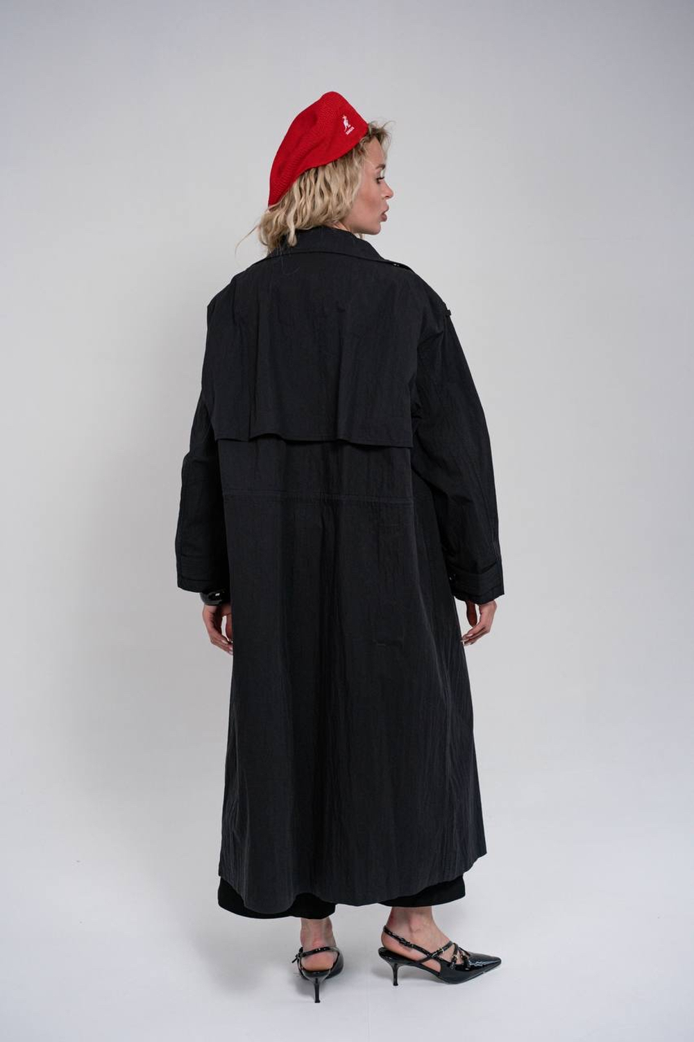 Легкий двубортный тренч oversize