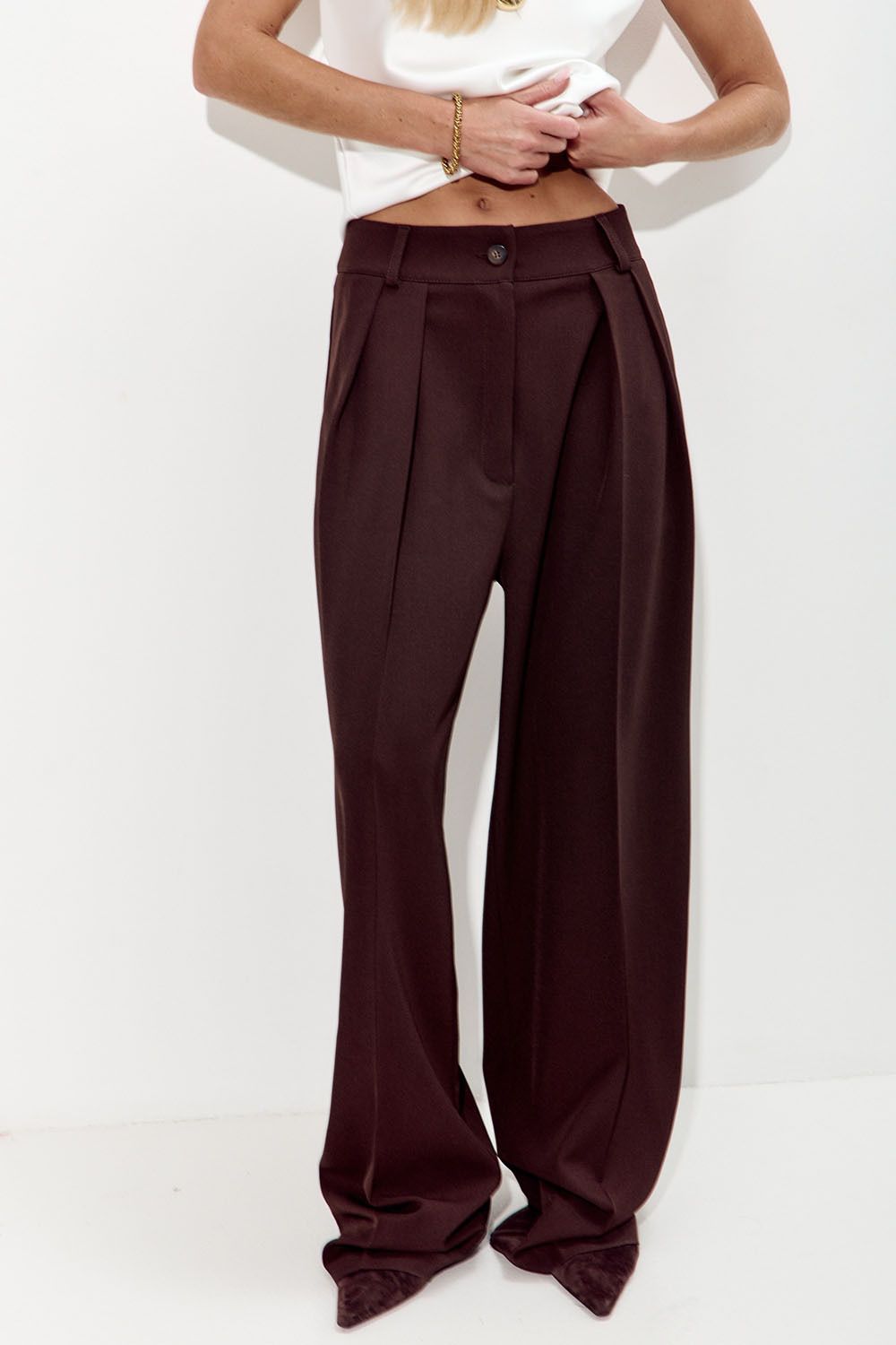 Брюки палаццо свободные с защипами шоколадного цвета